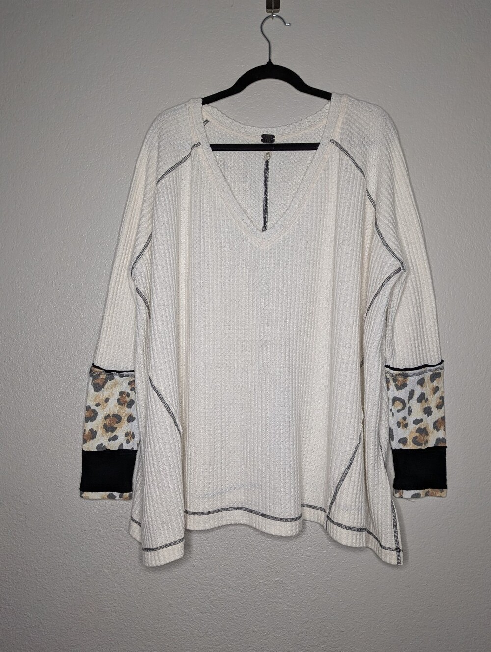 We The Free Cream Lovin Leopard Oversized Boho Waffle Thermal V Neck Top M